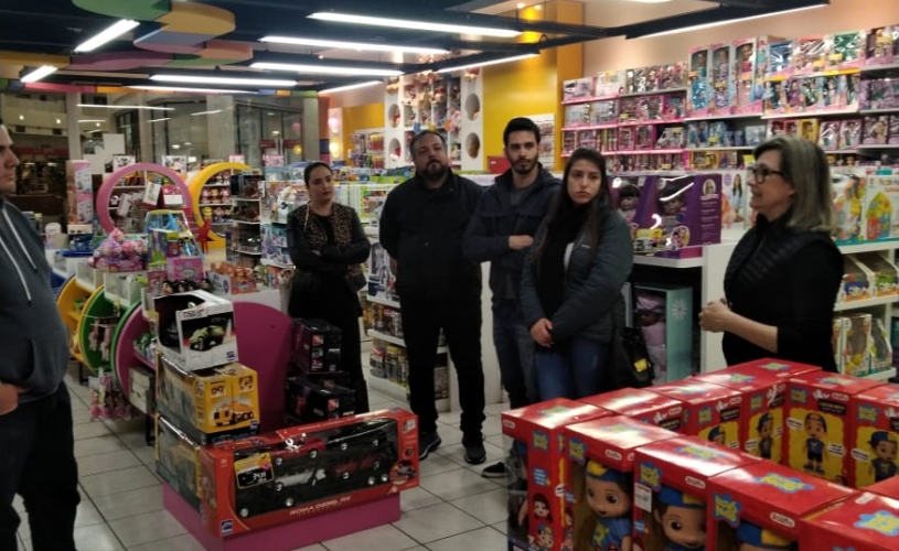 FORMANDOS EM ADMINISTRAÇÃO PARTICIPAM DE VISITA TÉCNICA