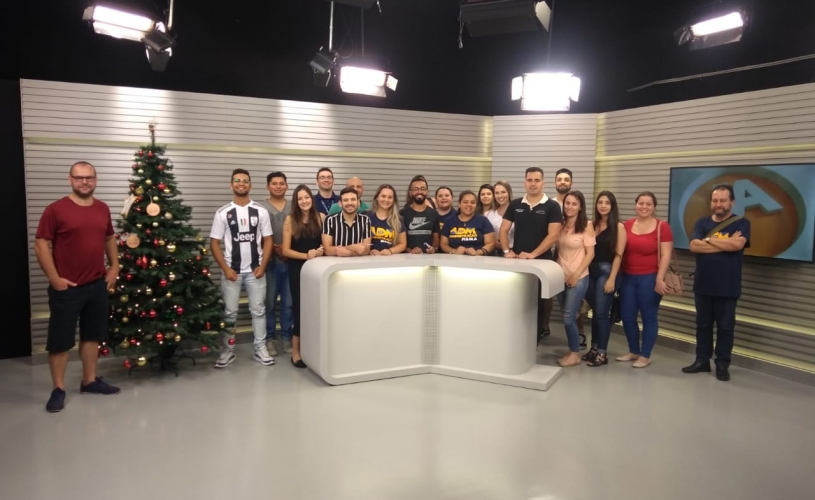 Cursos de Administração e Gestão Comercial promovem atividade interdisciplinar em visita técnica ao Grupo RBS
