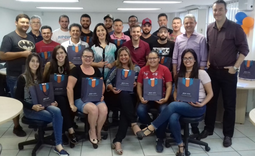 Segunda turma do Curso de Identificador Veicular Documental participa de aula de encerramento