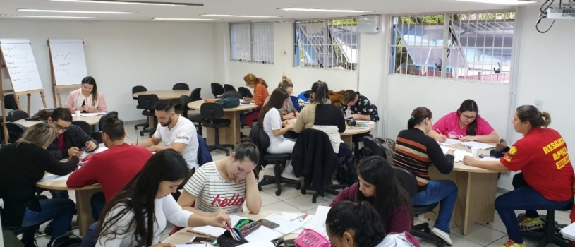 ACADÊMICOS DE ENFERMAGEM REALIZAM ATIVIDADE COM BASE EM MAPAS CONCEITUAIS