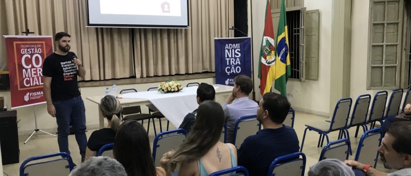 Cursos de Administração e Tecnologia em Gestão Comercial promovem aula inaugural