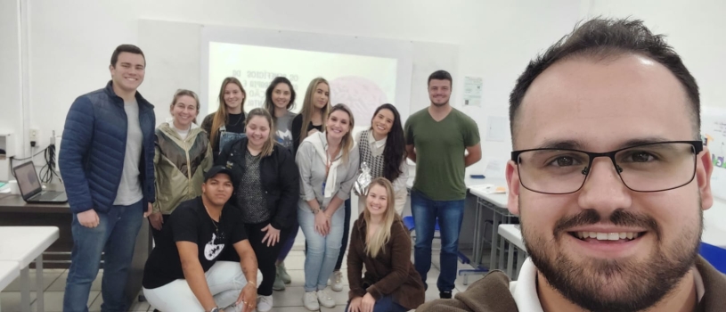 AROMATERAPIA E ALIMENTAÇÃO SÃO TEMA DE PALESTRA PARA O CURSO DE ENFERMAGEM