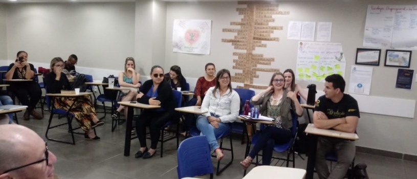ACADÊMICOS DA PSICOLOGIA PARTICIPAM DE AUDIÊNCIA SIMULADA DE DIVÓRCIO